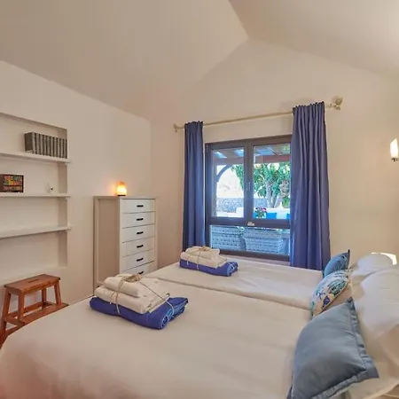 Casa Petra Peaceful & Private, Sea Views, Pool & Bbq * Πλάγια Μπλάνκα