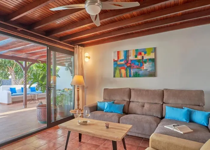 빌라 Casa Petra Peaceful & Private, Sea Views, Pool & Bbq