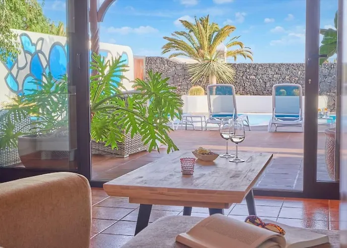 빌라 Casa Petra Peaceful & Private, Sea Views, Pool & Bbq