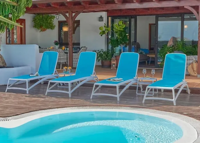 Casa Petra Peaceful & Private, Sea Views, Pool & Bbq 빌라