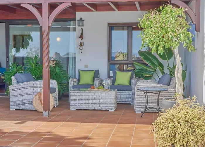 빌라 Casa Petra Peaceful & Private, Sea Views, Pool & Bbq 플라야블랑카