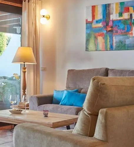 Casa Petra Peaceful & Private, Sea Views, Pool & Bbq 빌라 플라야블랑카