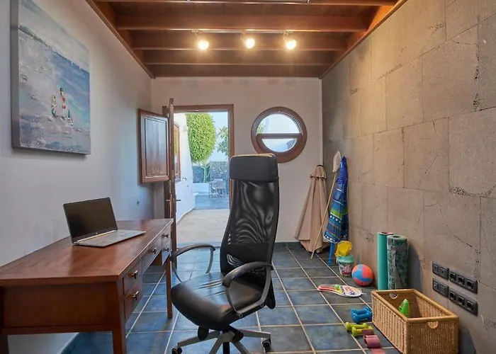 빌라 Casa Petra Peaceful & Private, Sea Views, Pool & Bbq 플라야블랑카