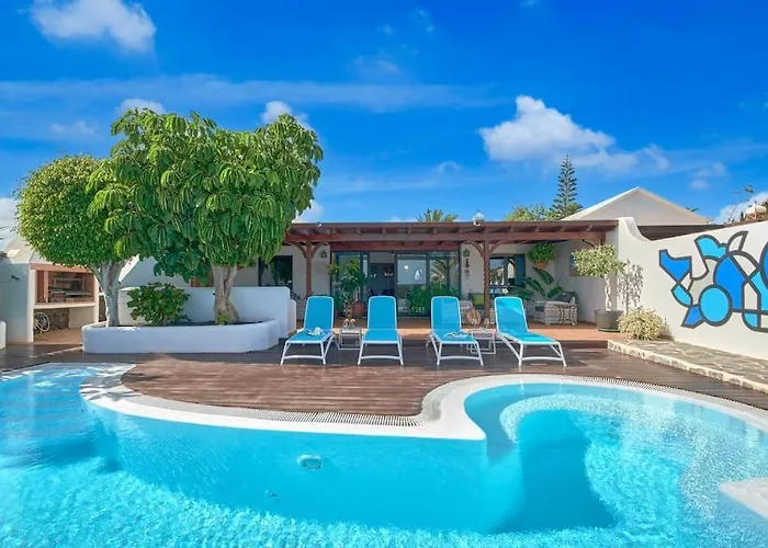 Casa Petra Peaceful & Private, Sea Views, Pool & Bbq فيلة *