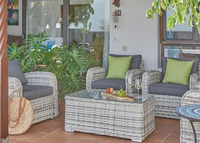 Casa Petra Peaceful & Private, Sea Views, Pool & Bbq *