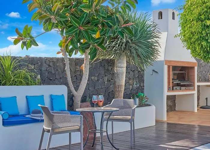 Casa Petra Peaceful & Private, Sea Views, Pool & Bbq فيلة