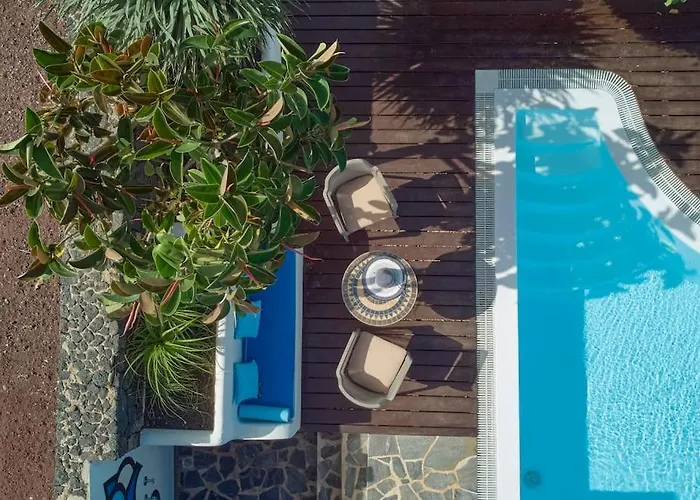 Casa Petra Peaceful & Private, Sea Views, Pool & Bbq *