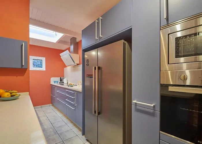 Casa Petra Peaceful & Private, Sea Views, Pool & Bbq بلايا بلانكا