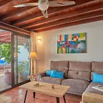 别墅 Casa Petra Peaceful & Private, Sea Views, Pool & Bbq