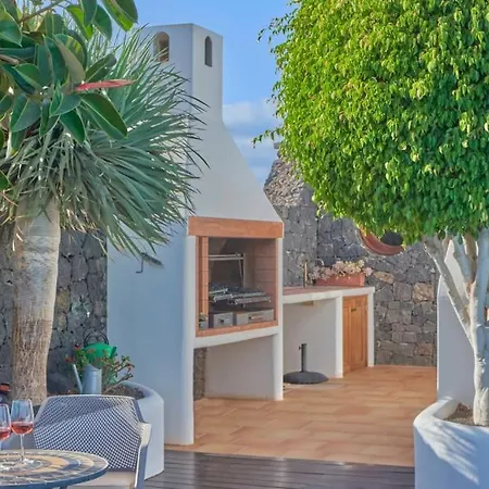 Vila Casa Petra Peaceful & Private, Sea Views, Pool & Bbq Playa Blanca (Lanzarote)
