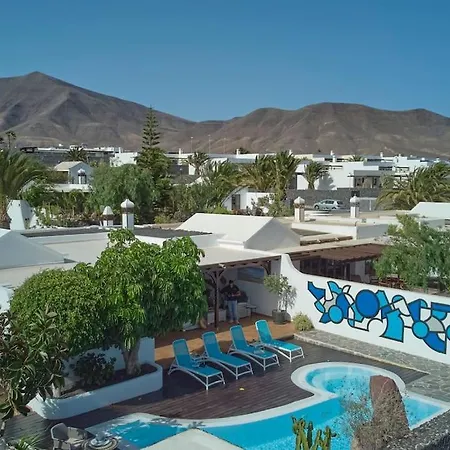 Casa Petra Peaceful & Private, Sea Views, Pool & Bbq Vila *